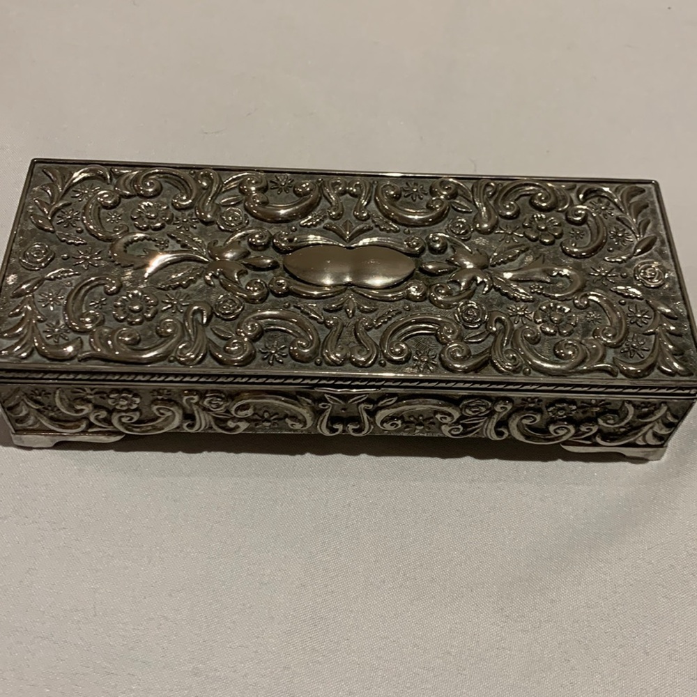Silver jewelry box